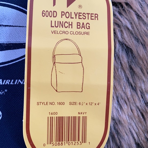 Midwest Express- lunch bag - Picture 2 of 2